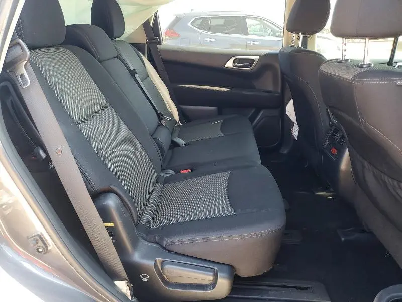 2017 NISSAN PATHFINDER SV  
