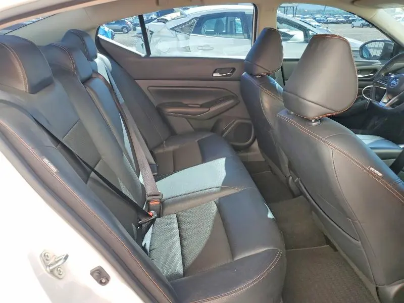 2022 NISSAN ALTIMA SR  