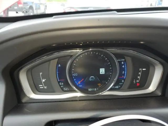 2015 VOLVO XC60 T6 R-DESIGN PLATINUM  