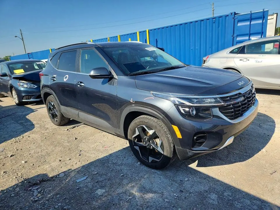 2024 KIA SELTOS EX  