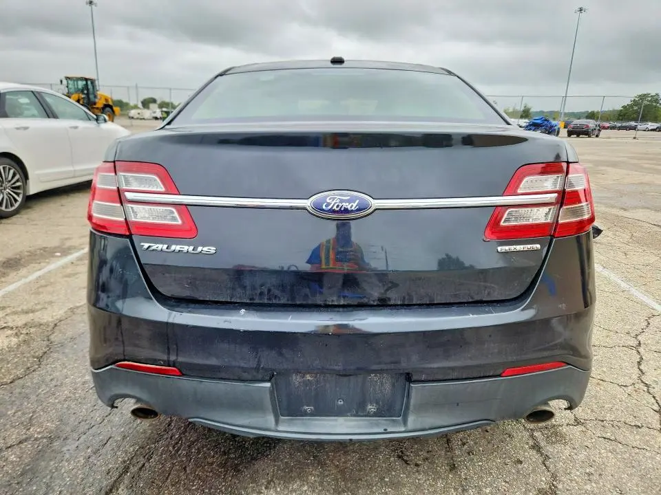 2013 FORD TAURUS SE  