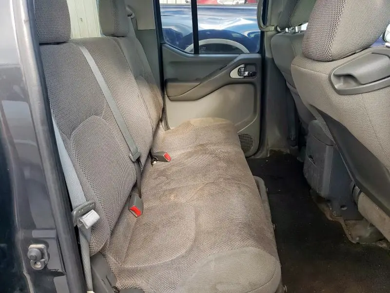 2014 NISSAN FRONTIER S  
