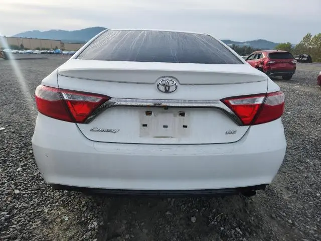 2016 TOYOTA CAMRY SE  