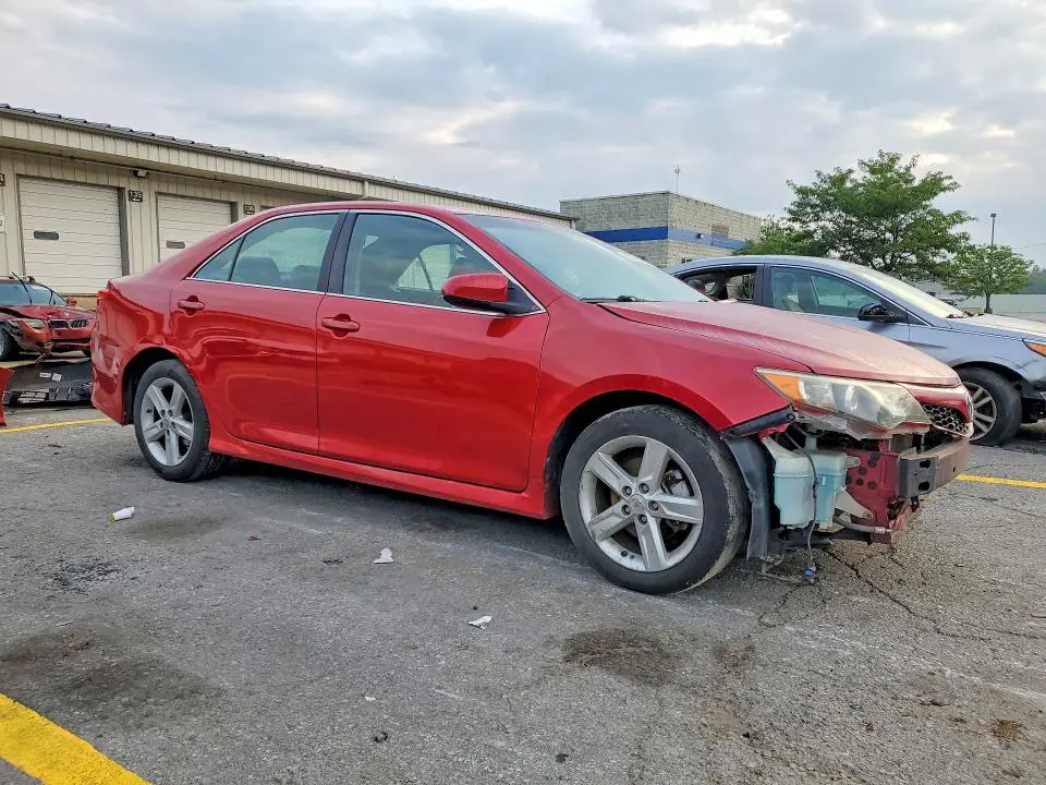 2014 TOYOTA CAMRY SE  