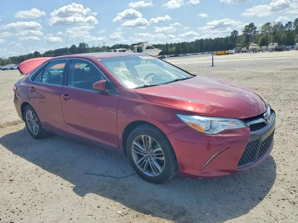 2016 TOYOTA CAMRY SE  