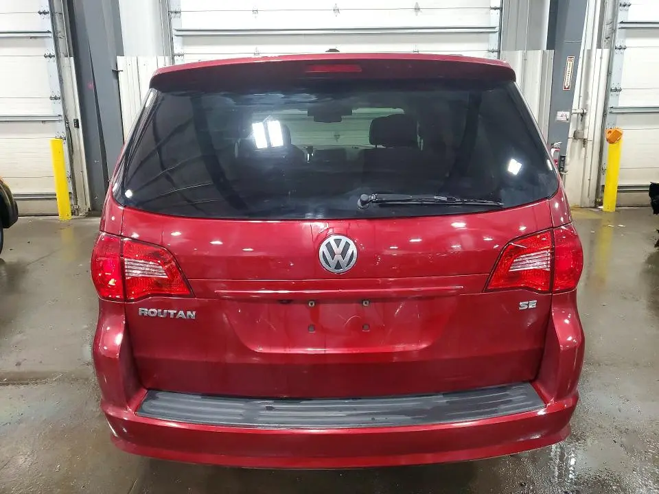 2011 VOLKSWAGEN ROUTAN SE  