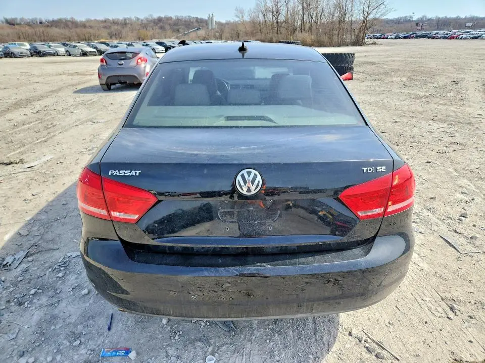 2013 VOLKSWAGEN PASSAT SE  