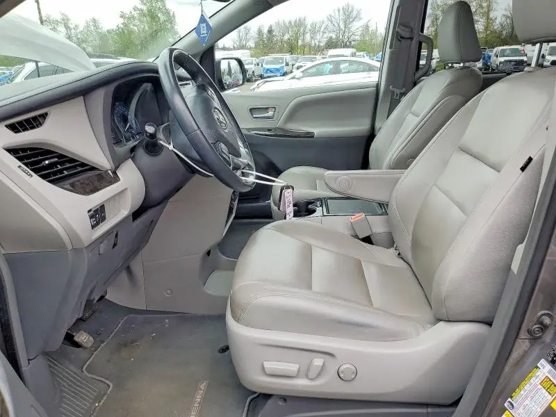 2019 TOYOTA SIENNA XLE 7-PASSENGER  