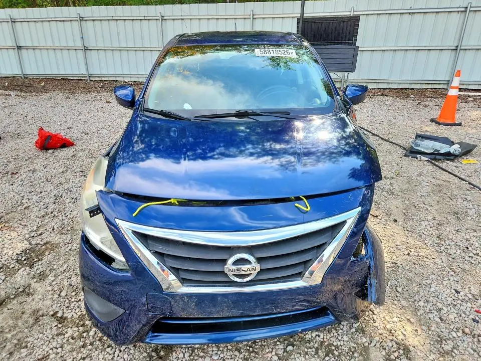 2019 NISSAN VERSA SV  