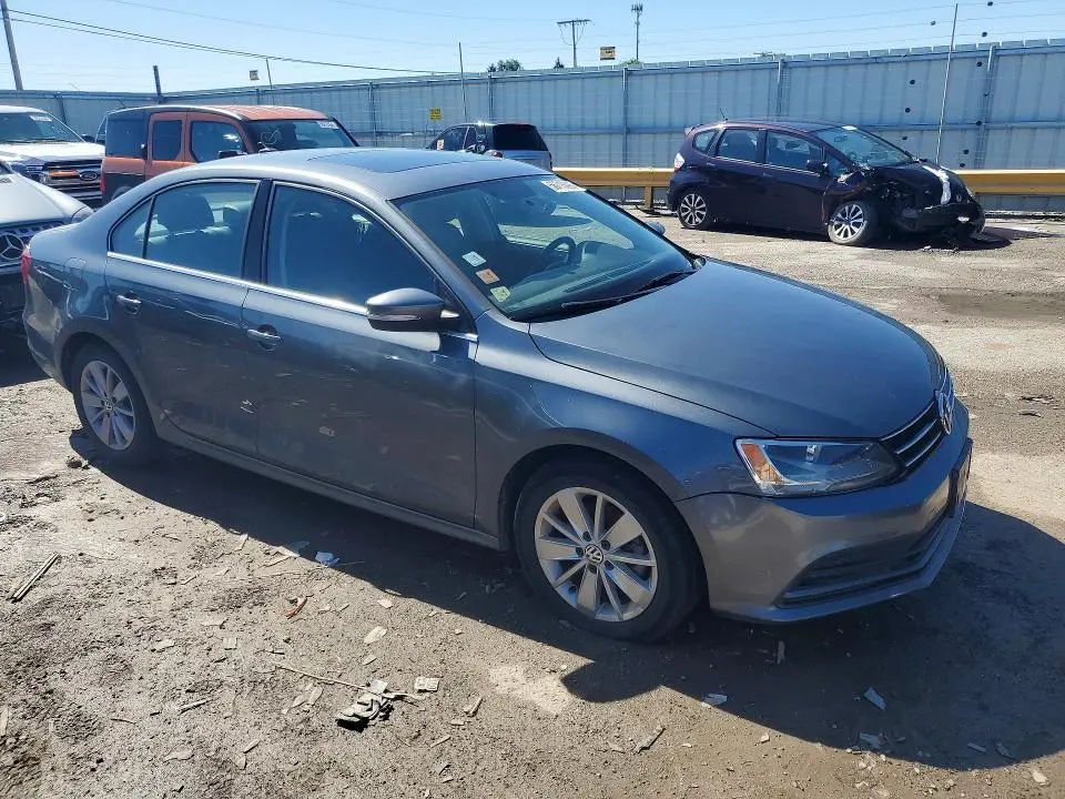 2015 VOLKSWAGEN JETTA SE  