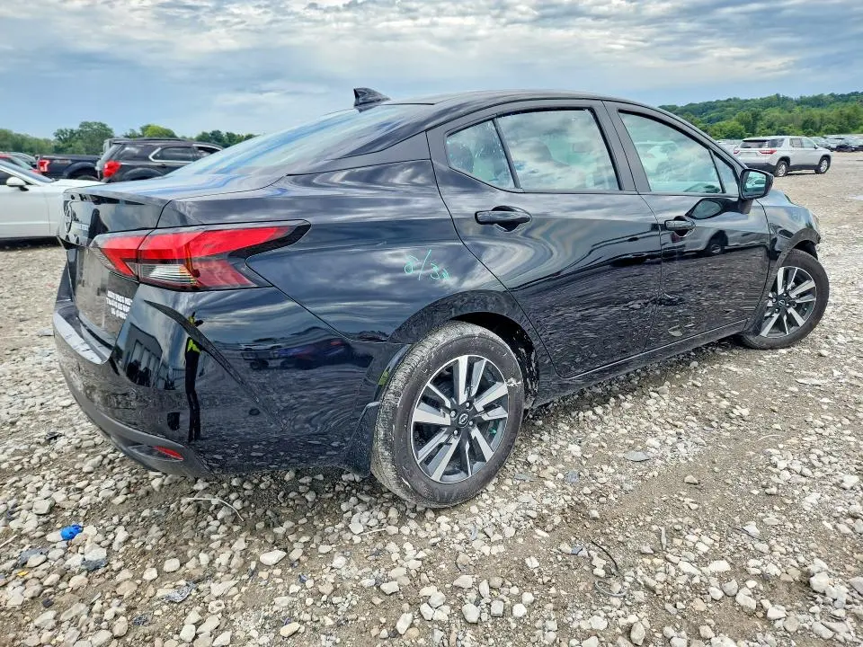 2025 NISSAN VERSA SV  