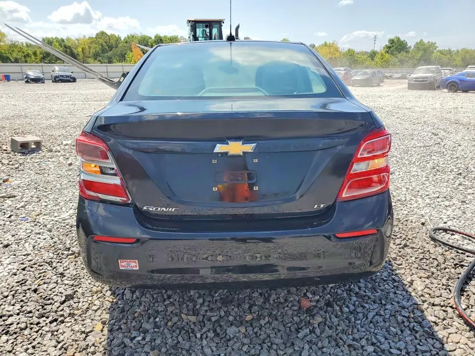2017 CHEVROLET SONIC LT  