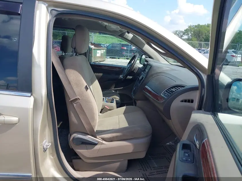 2011 CHRYSLER TOWN & COUNTRY TOURING