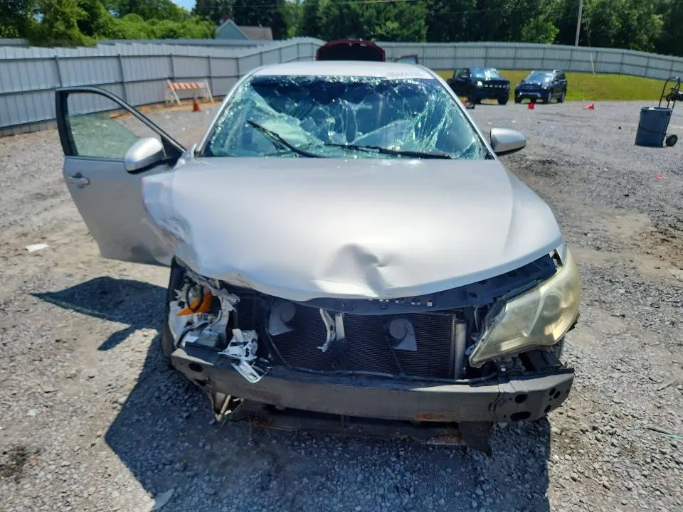 2014 TOYOTA CAMRY SE  