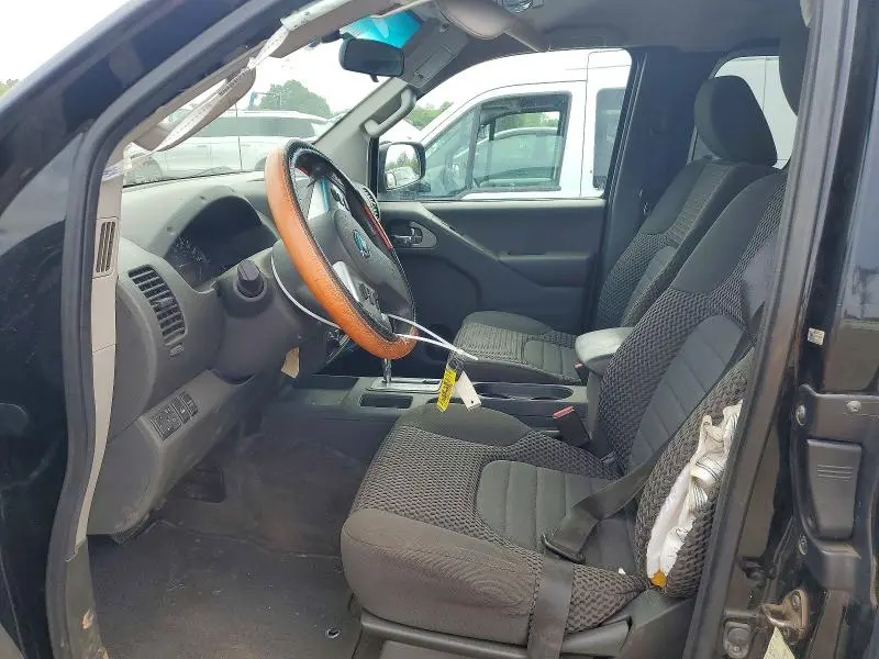 2015 NISSAN FRONTIER SV V6  