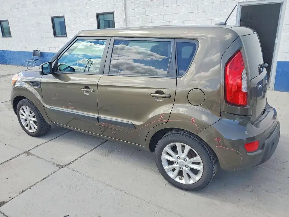 2013 KIA SOUL +  