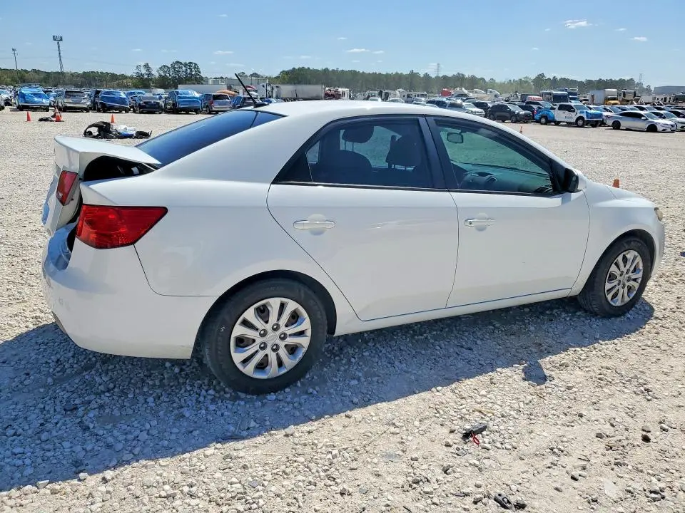 2013 KIA FORTE LX  
