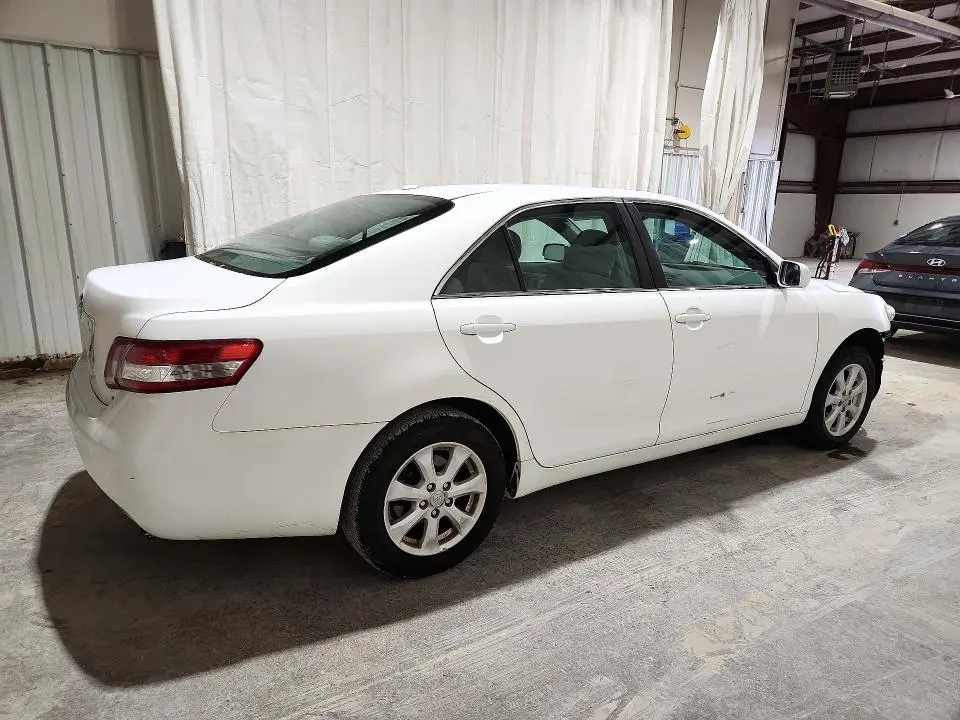 2011 TOYOTA CAMRY LE  