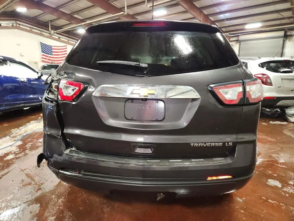 2015 CHEVROLET TRAVERSE LS  