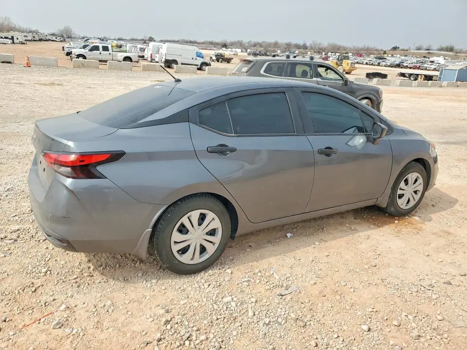 2021 NISSAN VERSA S  