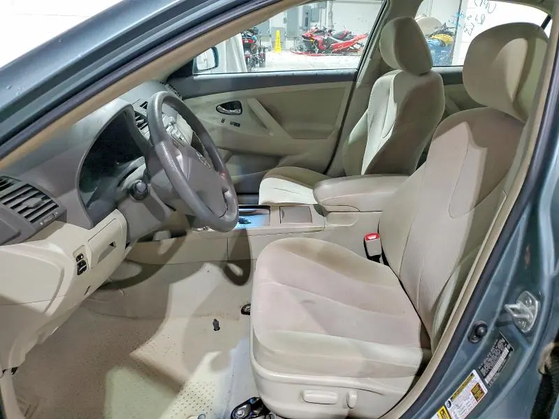 2010 TOYOTA CAMRY LE  