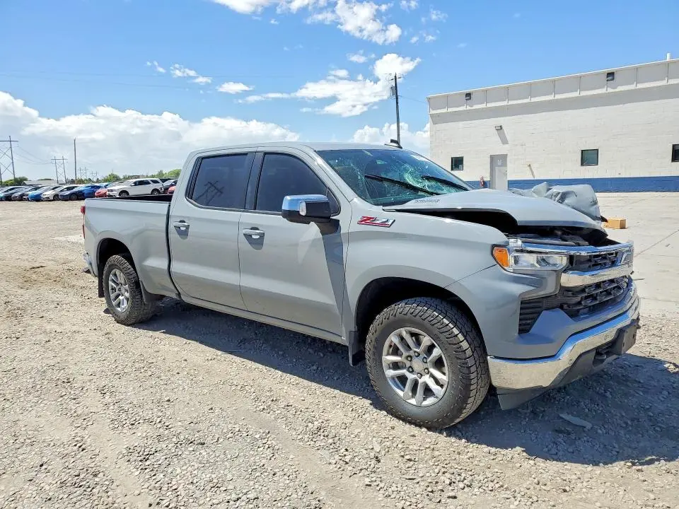 2024 CHEVROLET SILVERADO K1500 LT  