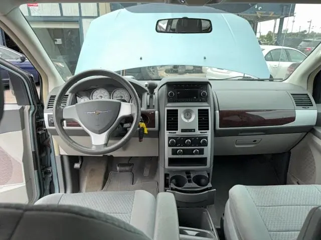 2010 CHRYSLER TOWN & COUNTRY TOURING  