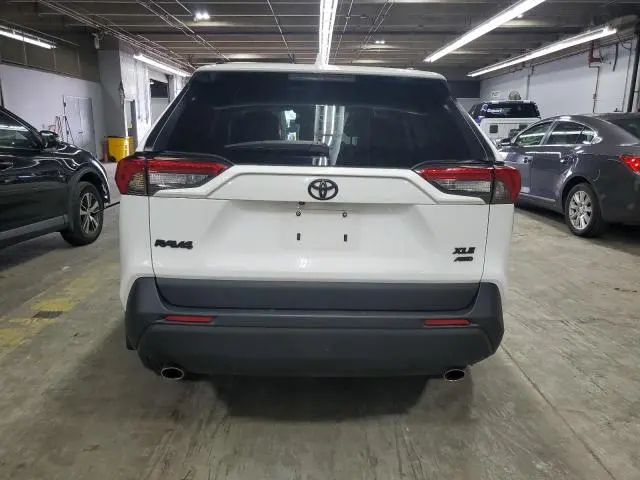 2023 TOYOTA RAV4 XLE  