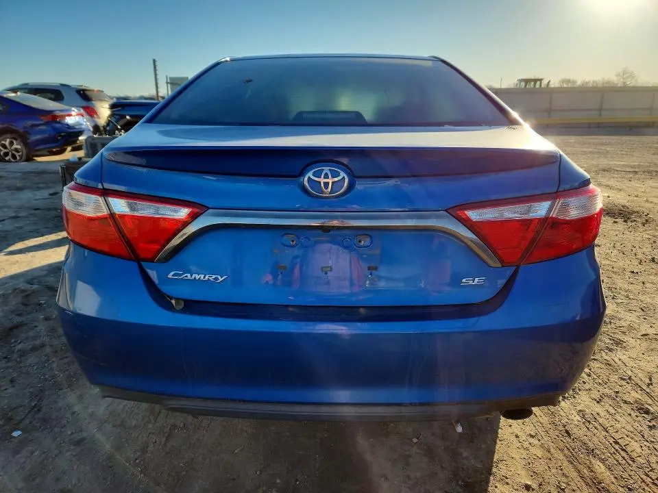 2017 TOYOTA CAMRY SE  