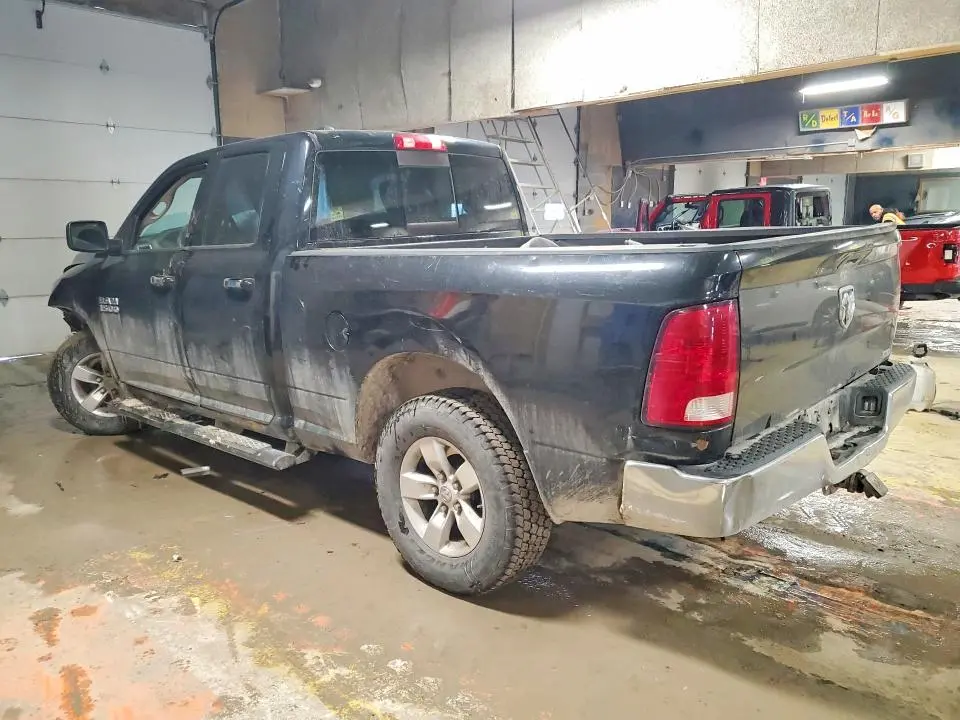 2015 RAM 1500 SLT  