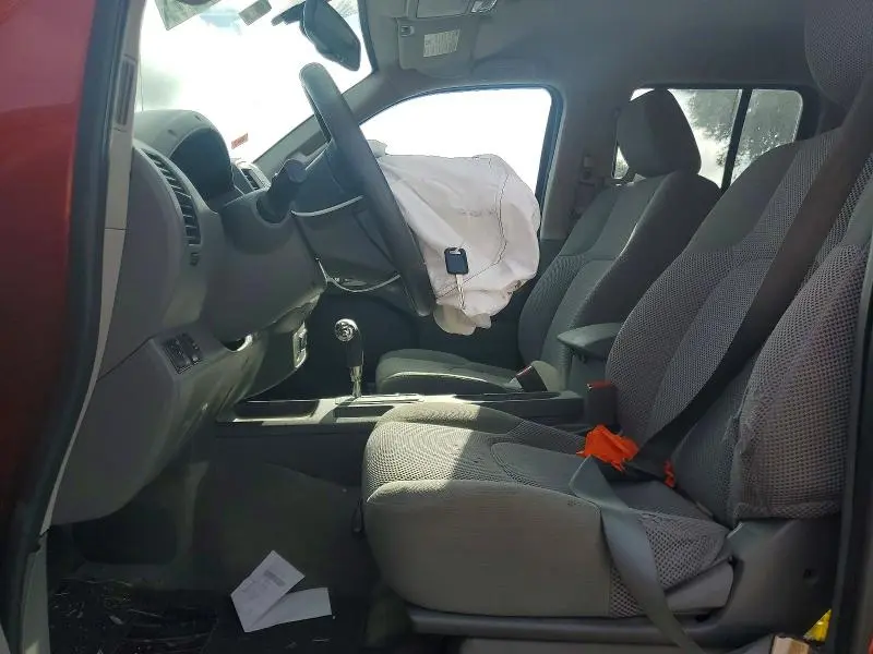 2017 NISSAN FRONTIER SV  