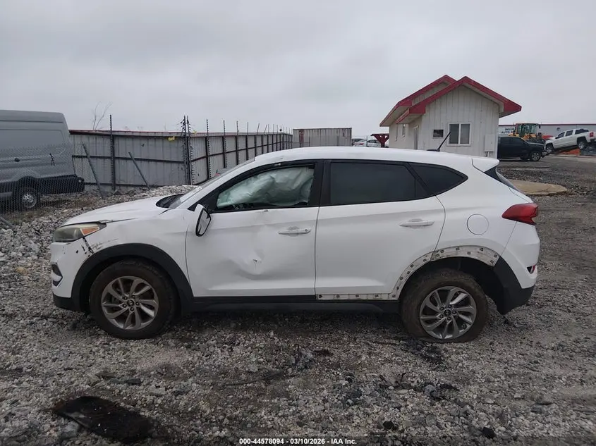 2017 HYUNDAI TUCSON SE