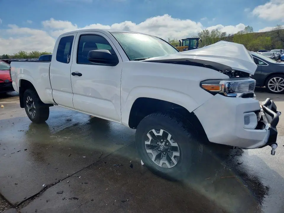 2020 TOYOTA TACOMA SR  