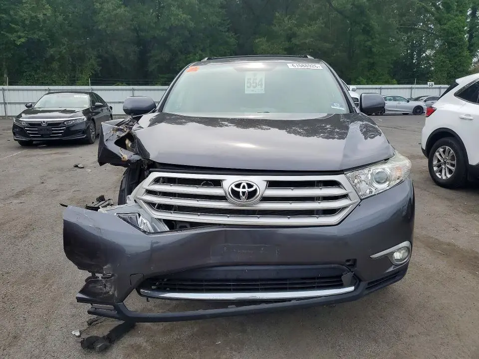 2013 TOYOTA HIGHLANDER PLUS  