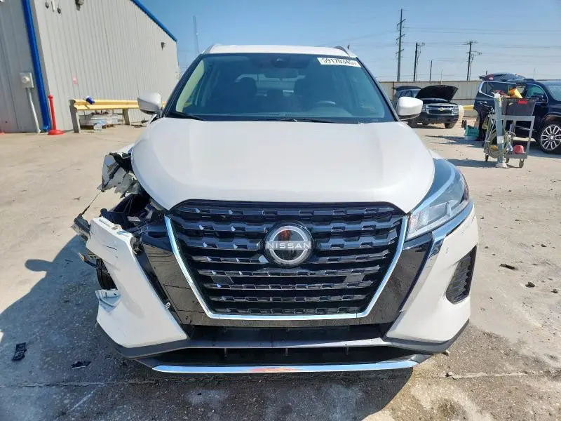 2023 NISSAN KICKS SV  
