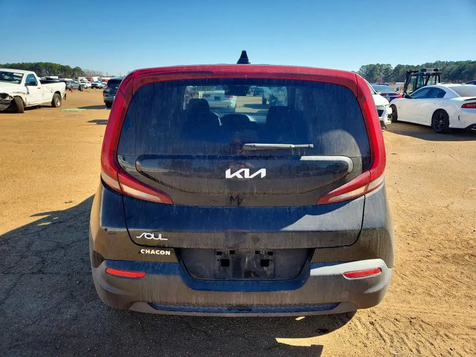 2022 KIA SOUL LX  