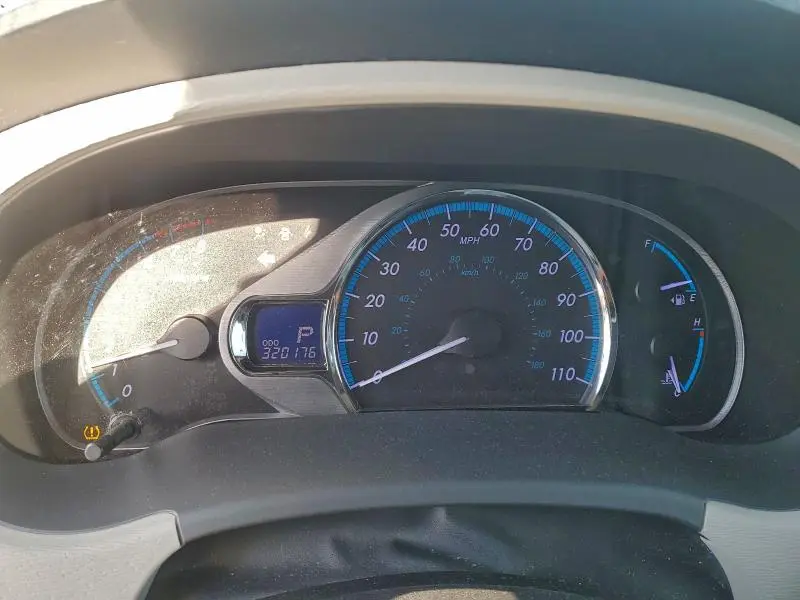 2011 TOYOTA SIENNA XLE  