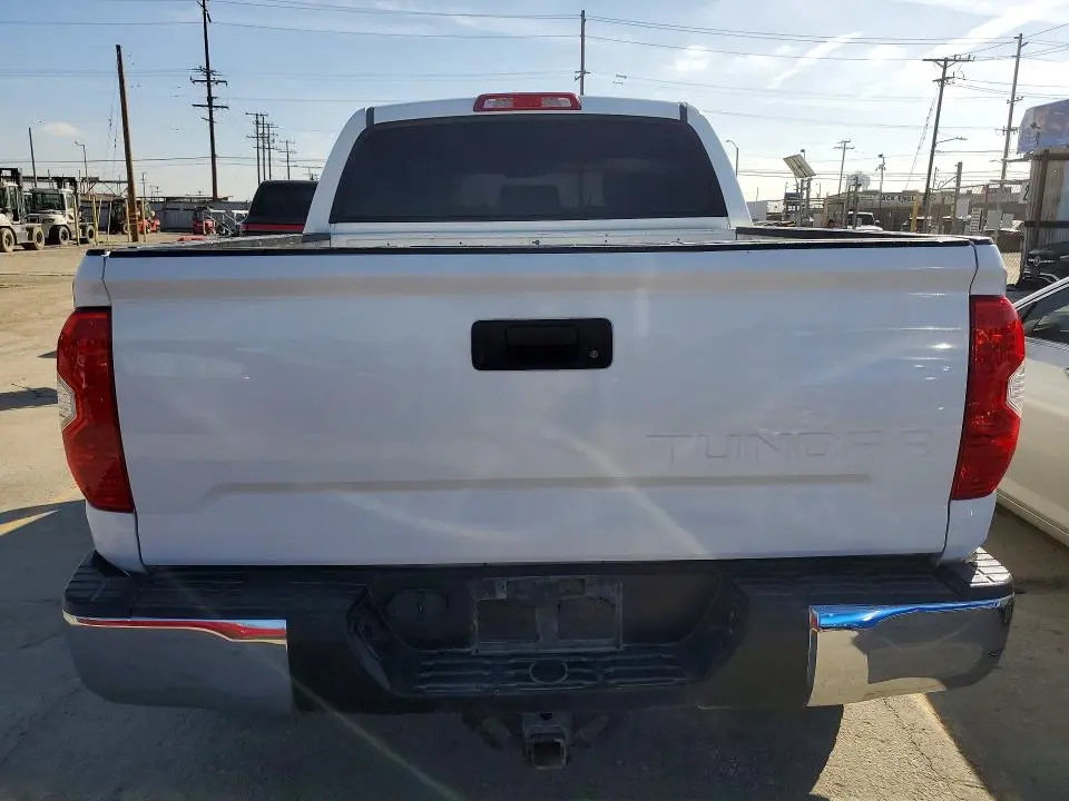 2018 TOYOTA TUNDRA SR5  
