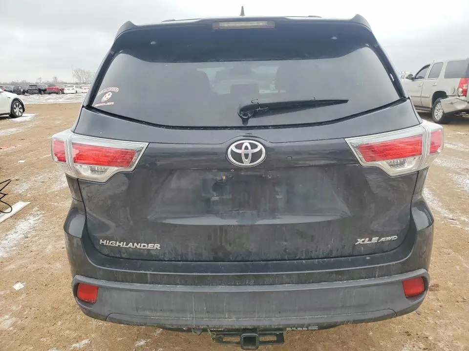 2015 TOYOTA HIGHLANDER XLE  