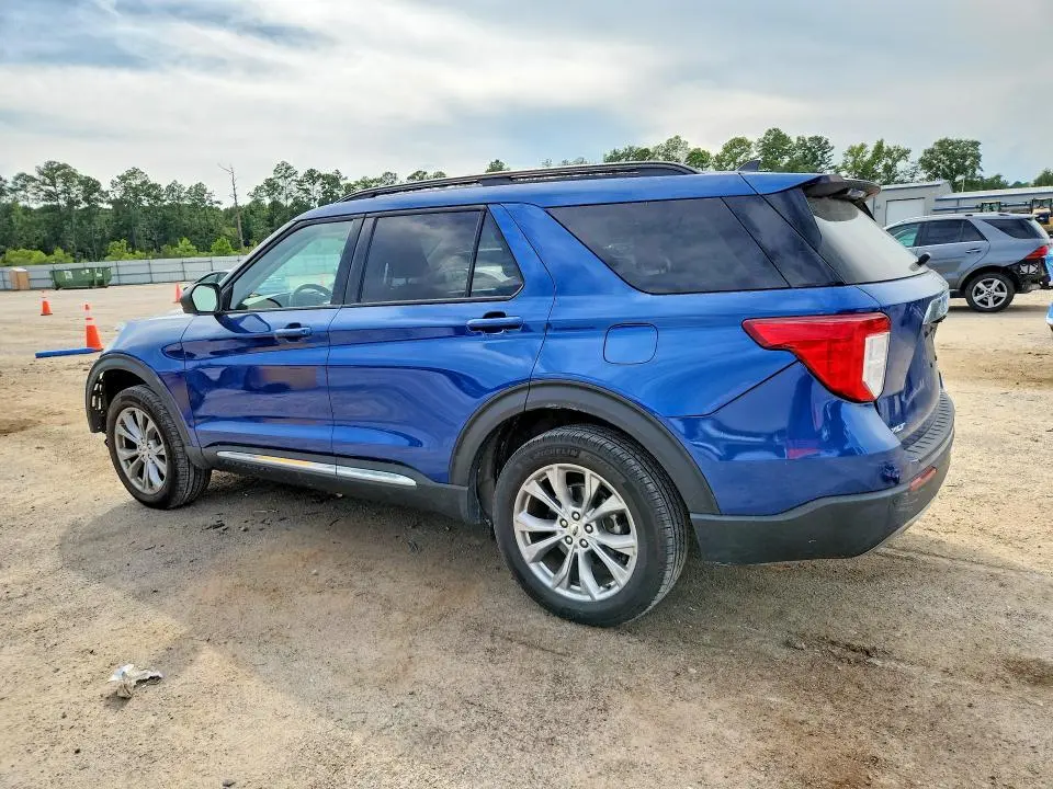 2022 FORD EXPLORER XLT  