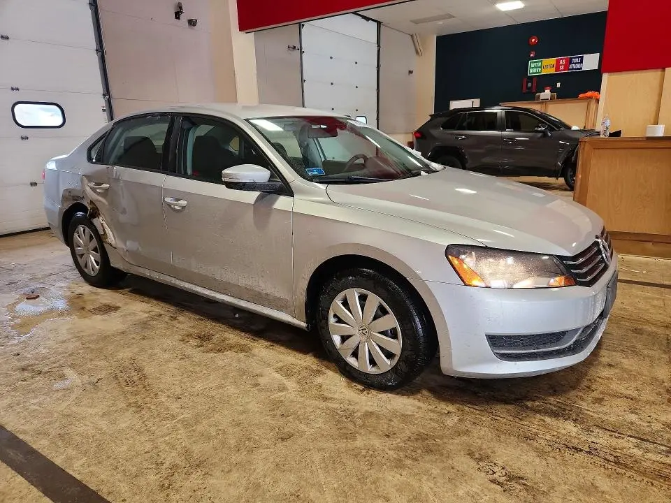 2012 VOLKSWAGEN PASSAT S  