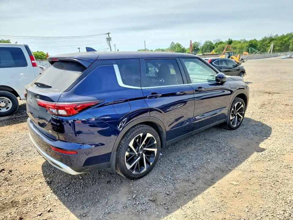 2024 MITSUBISHI OUTLANDER   