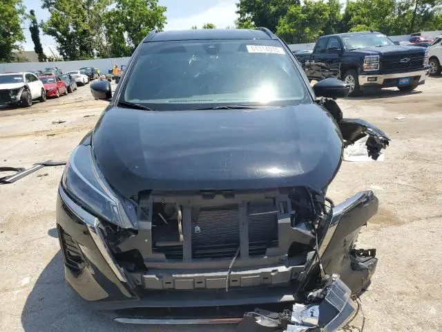 2024 NISSAN KICKS SR