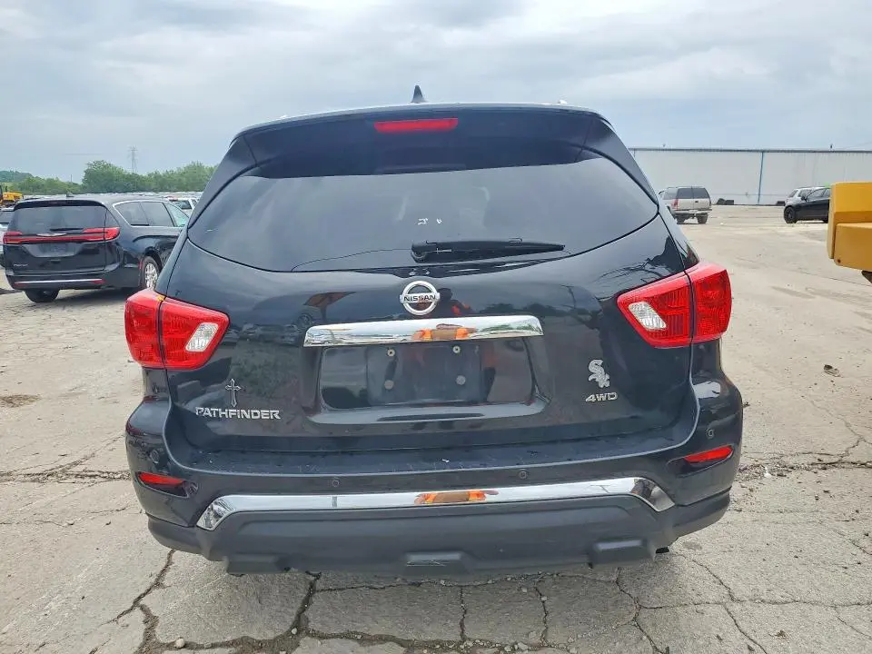 2019 NISSAN PATHFINDER S  