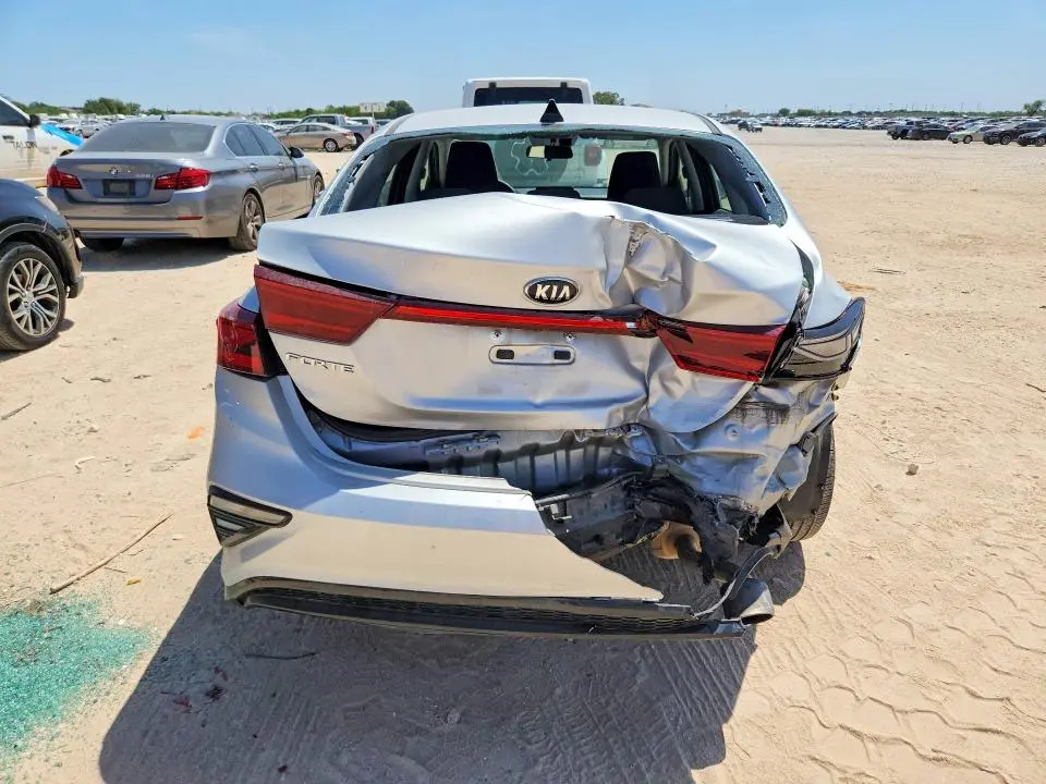 2019 KIA FORTE LXS  