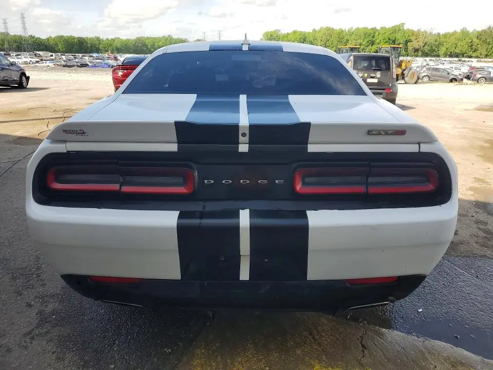 2016 DODGE CHALLENGER SXT  