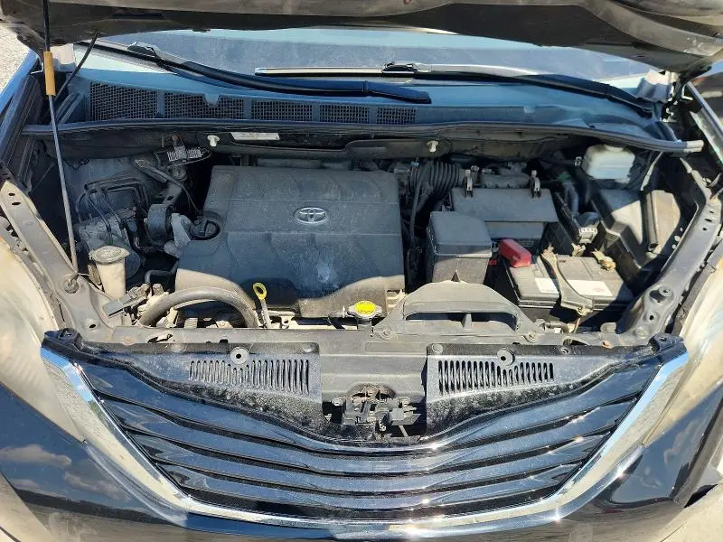 2013 TOYOTA SIENNA LIMITED 7-PASSENGER  