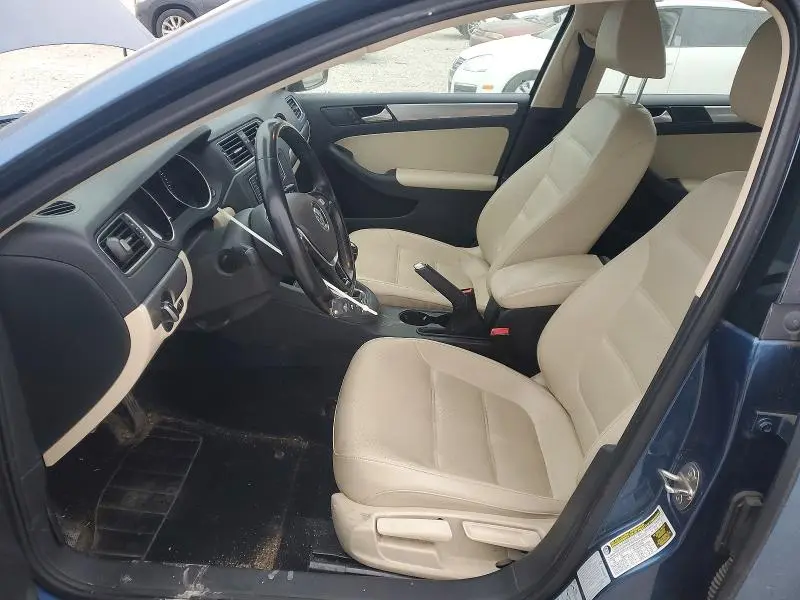 2017 VOLKSWAGEN JETTA SE  