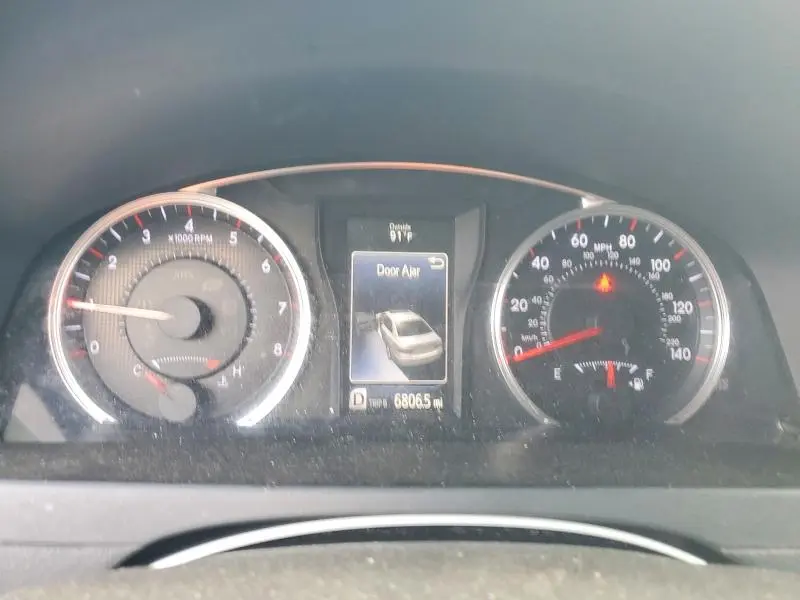 2015 TOYOTA CAMRY SE  