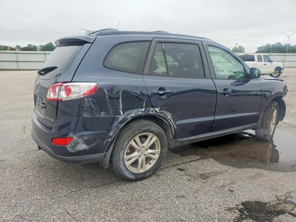 2011 HYUNDAI SANTA FE SE  
